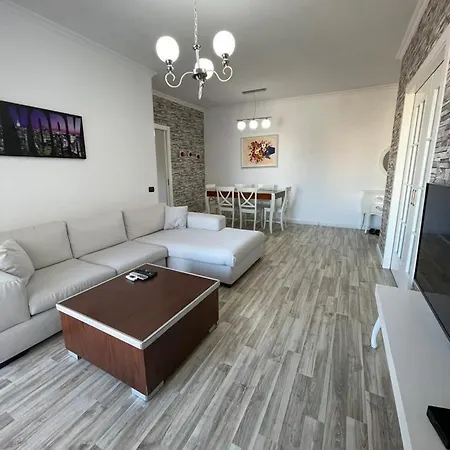 Center Apartman *